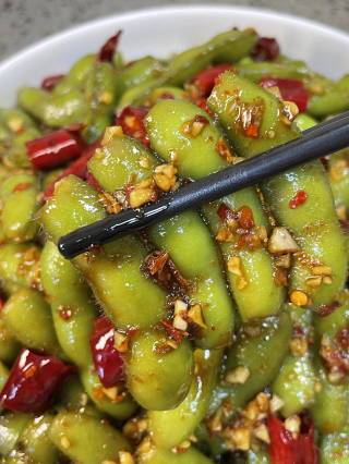 這涼拌毛豆咋脆嫩又入味？秘密全在這碗醬裏！_豆子_老媽_外婆