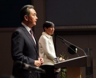 王毅出訪歐洲五國的重大成果，挪威當場許下諾言，美國氣急敗壞