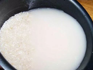 合輯：淘米水、廢豆漿、牛奶、骨粉、草木灰制作花肥