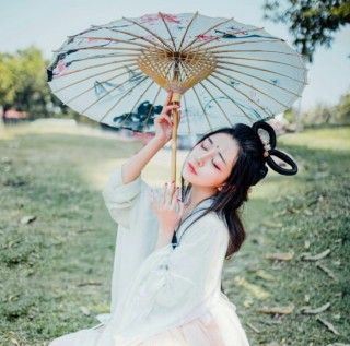 到了12月，5星座接住好運，桃花朵朵，貴人相助，生活燦爛光明