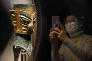 家門口欣賞三星堆金面銅人頭像！近300件文物精品帶你感受“金”“玉”匠心之美