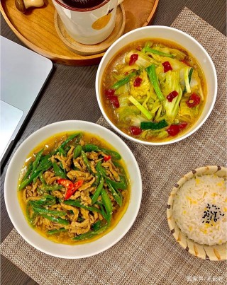 春天的美食日記：尖椒肉絲+酸辣白菜（附詳細的做法）美味又營養