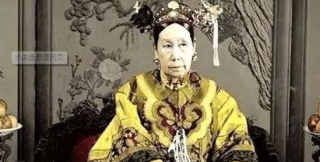 慈禧六十大壽耗費財力，導致北洋水師全軍覆滅，還在享受百鳥朝鳳