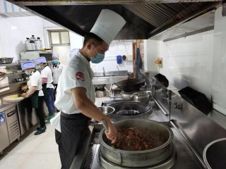 靈武市稅務局從細微處著手，杜絕“舌尖上的浪費”