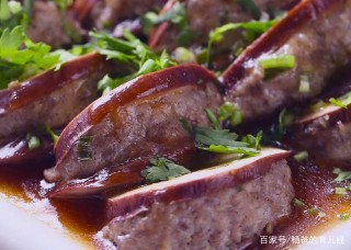 鮮香味美的茄片扣肉，葷素搭配的居家美食，烹飪簡單，美味又營養