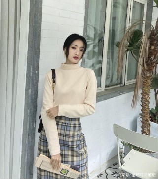 女人別總穿衛衣，今年流行時尚的半高領毛衣，既有溫度也不失風度