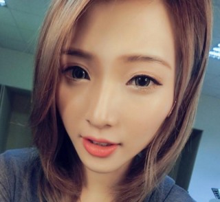49歲大娘無斑無皺，皮膚光滑緊緻，訴說用它可以快速美白抗衰老