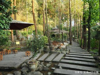 雲南騰沖一家美食店，形如一座木雕博物館，裏面的私房菜更是一絕