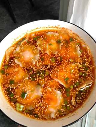 小蝦餃裏到底啥奇妙口感？吃後令人超回味！_奶奶_餡料_餃子皮