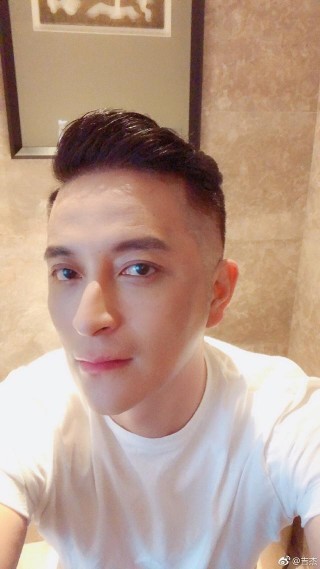 快男吉傑曬照說換了個特別的發色，網友：像換了一顆頭