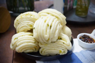 愛吃面食的看過來，噴香松軟的花卷，一次就能成功
