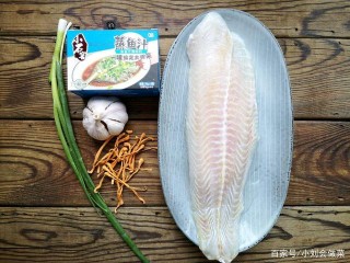 是美食，更是藥膳，蟲草花蒸魚片值得一學