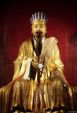 諸葛亮是歷史上一個很有影響的人物，為何現在很多人詆毀諸葛亮？