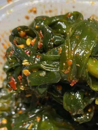 涼拌海帶苗，日式風味夏日小菜，鮮嫩脆爽低卡零負擔_醬汁_鮮味_柚子